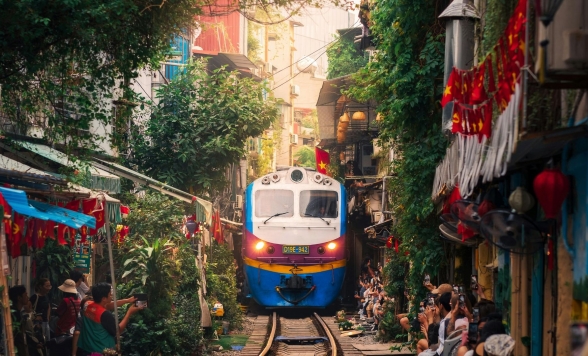 【ハノイ】列車から楽しむ！トレインストリート+ロンビエン橋が一望できる穴場カフェ「Serein Cafe & Lounge」でエッグコーヒー